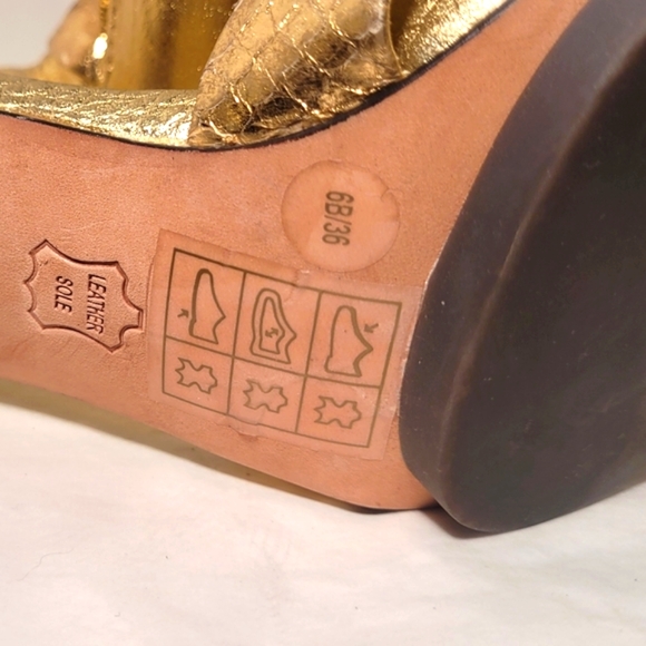 BCBG Maxazria leather open toe shoes - Picture 9 of 9